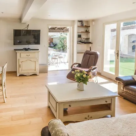 Three-bedroom Holiday In Holiday home Antibes